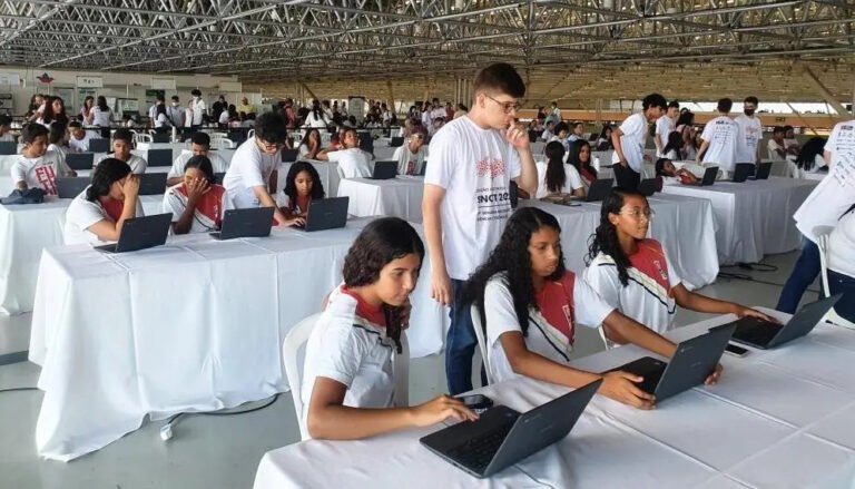 Alunos da Rede Municipal de João Pessoa recebem prêmio da 1ª Olimpíada de Ciência