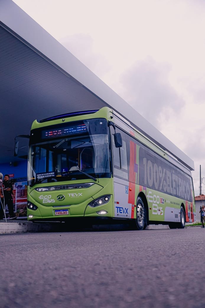 Cícero Lucena apresenta modelo de ônibus 100% elétrico em teste do novo projeto de mobilidade urbana da Capital