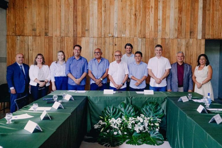 Cícero Lucena recebe prefeitos da Região Metropolitana, reativa Consórcio Intermunicipal e projeta desenvolvimento da região