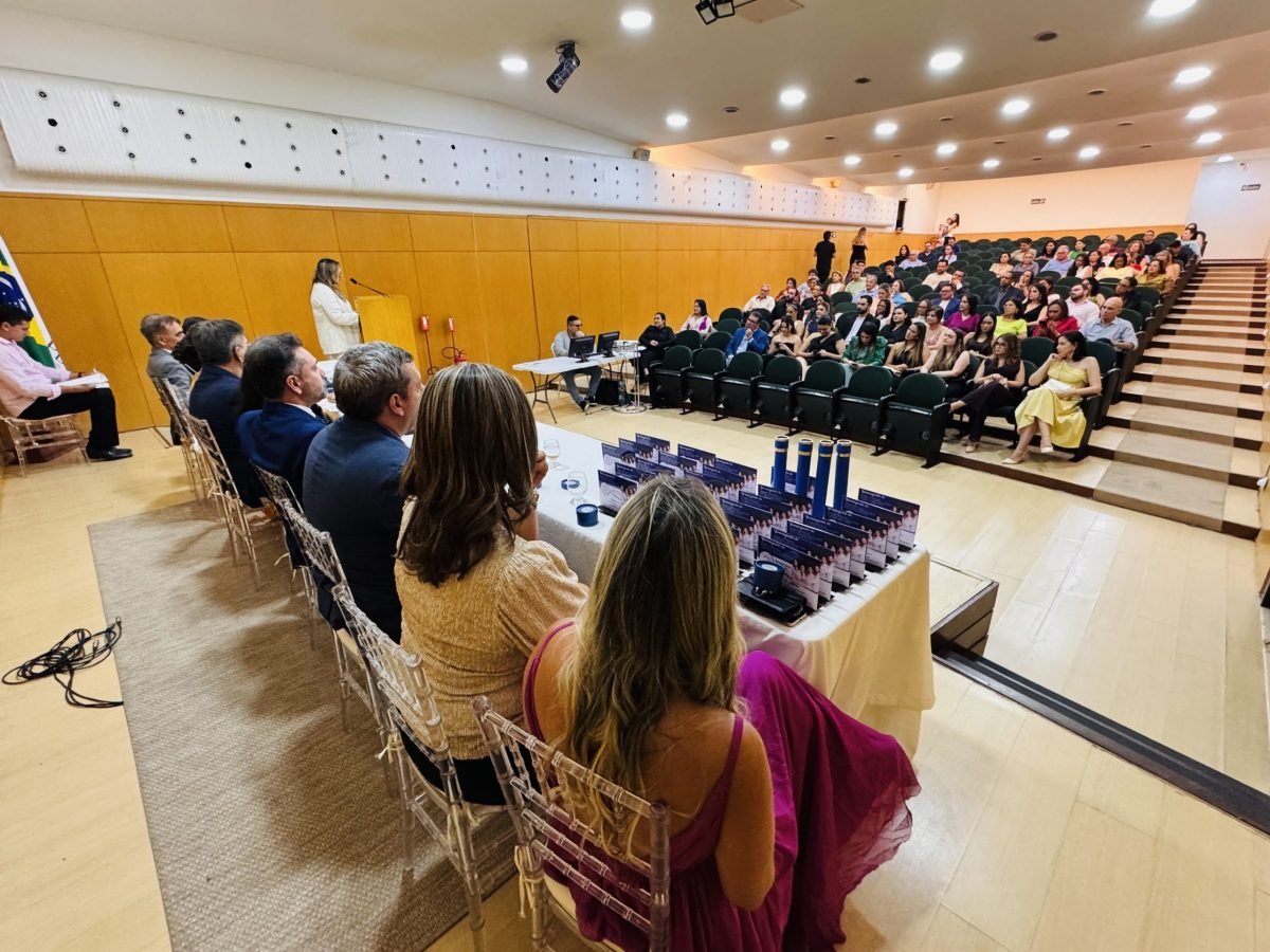 Instituto Cândida Vargas celebra formatura dos residentes em ginecologia e obstetrícia