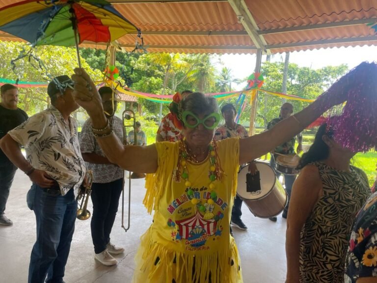 Usuários do Cras aproveitam prévias carnavalescas nas unidades Gramame e Ilha do Bispo