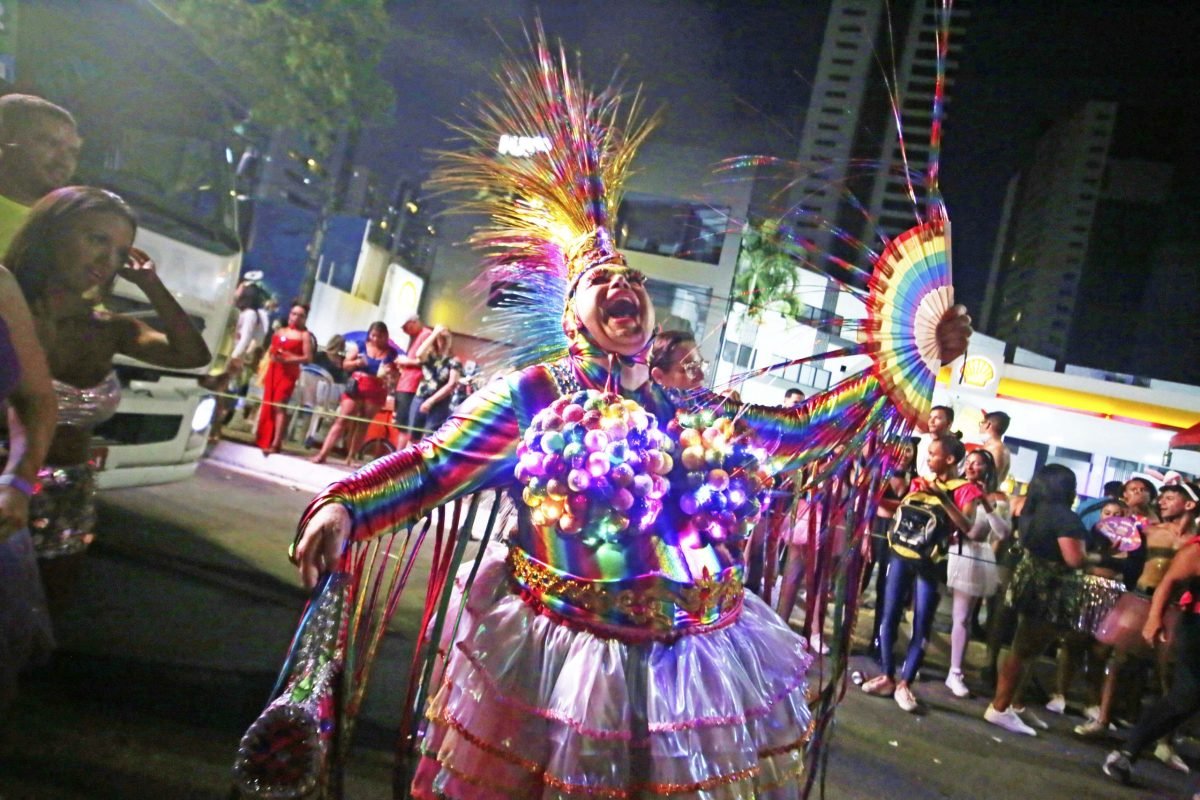 Virgens de Tambaú prometem arrastar multidão com irreverência e show de Leo Santana e grandes nomes da música