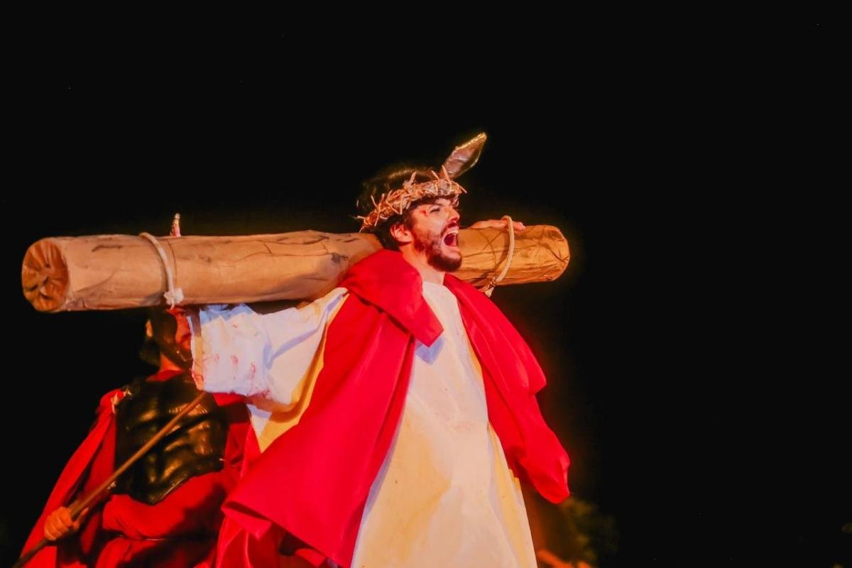 Artistas que integram elenco da Paixão de Cristo falam sobre a emoção de contar história de Jesus