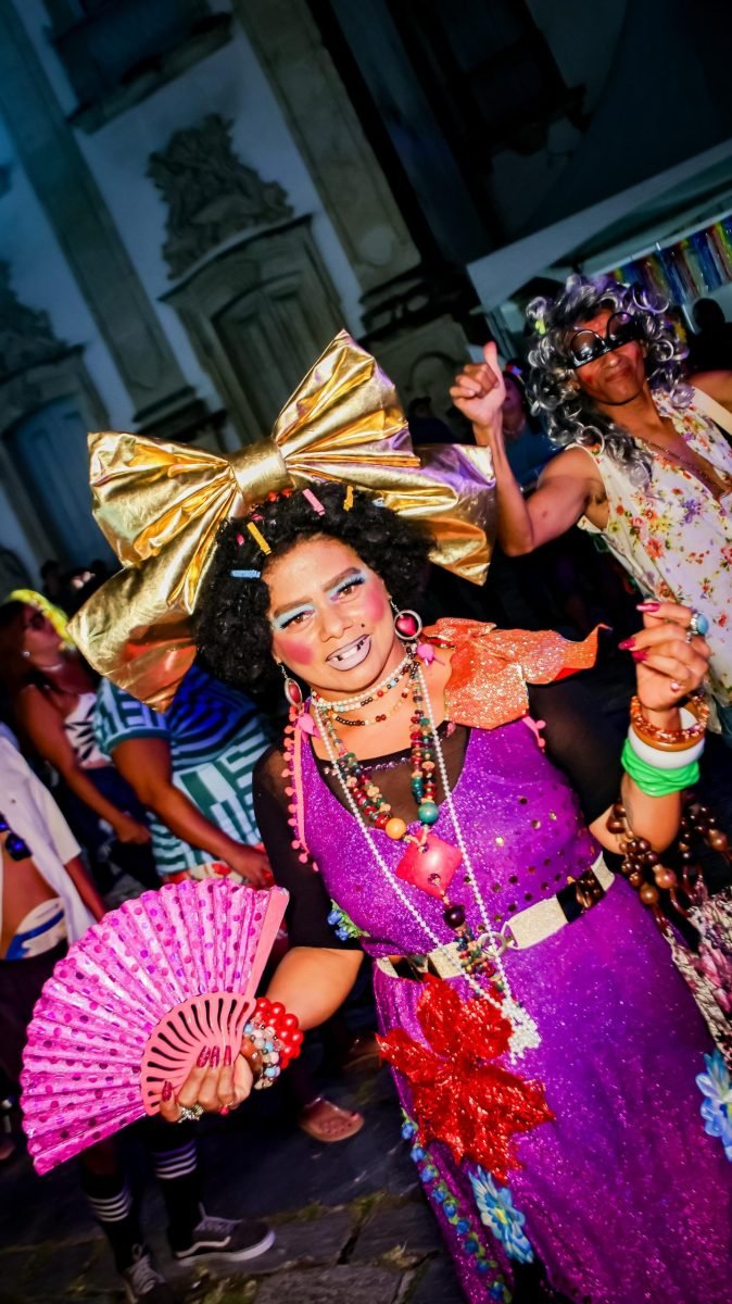 Cafuçu reúne multidão no Centro Histórico com ‘elegância’, alegria e irreverência