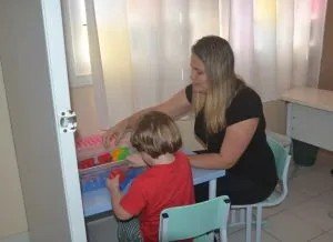 Centro de Inclusão da Prefeitura oferece suporte para crianças e adolescentes com Síndrome de Down