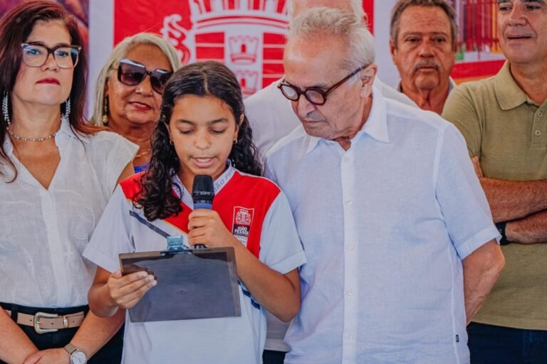 Cícero Lucena entrega 2ª etapa da reforma da Escola Luiz Vaz de Camões e confirma programa ‘Iniciativa do Futuro’ para o mês de abril