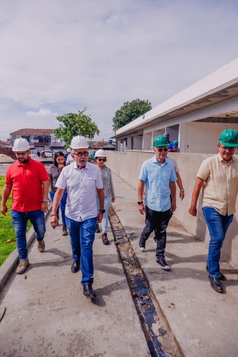 Cícero Lucena inspeciona obras no Valentina e Rangel e projeta recuperação de todos os mercados públicos da Capital