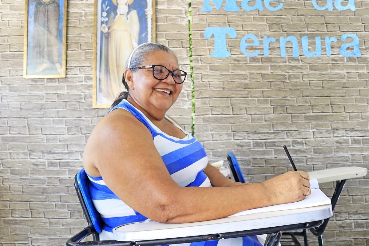 Educação impulsiona sonhos de mulheres que nunca haviam entrado em uma sala de aula