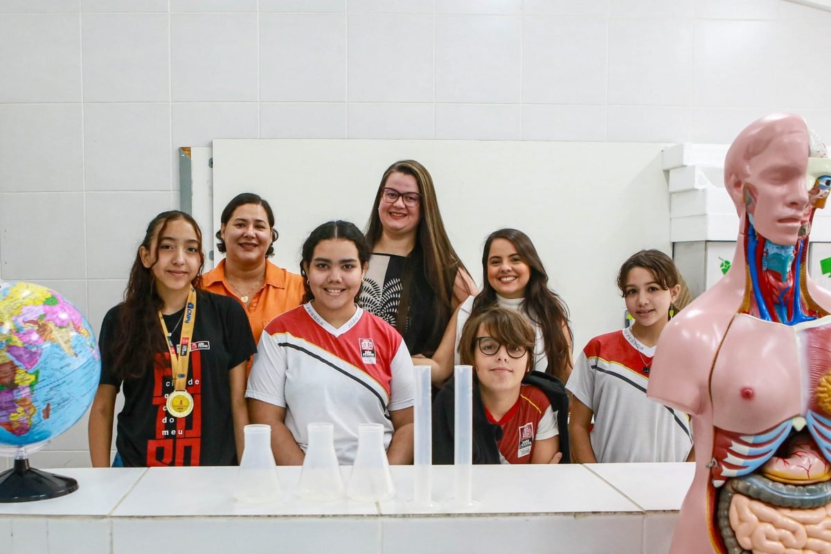 Iniciação científica nas escolas municipais impulsiona aprendizado e premiações em olimpíadas