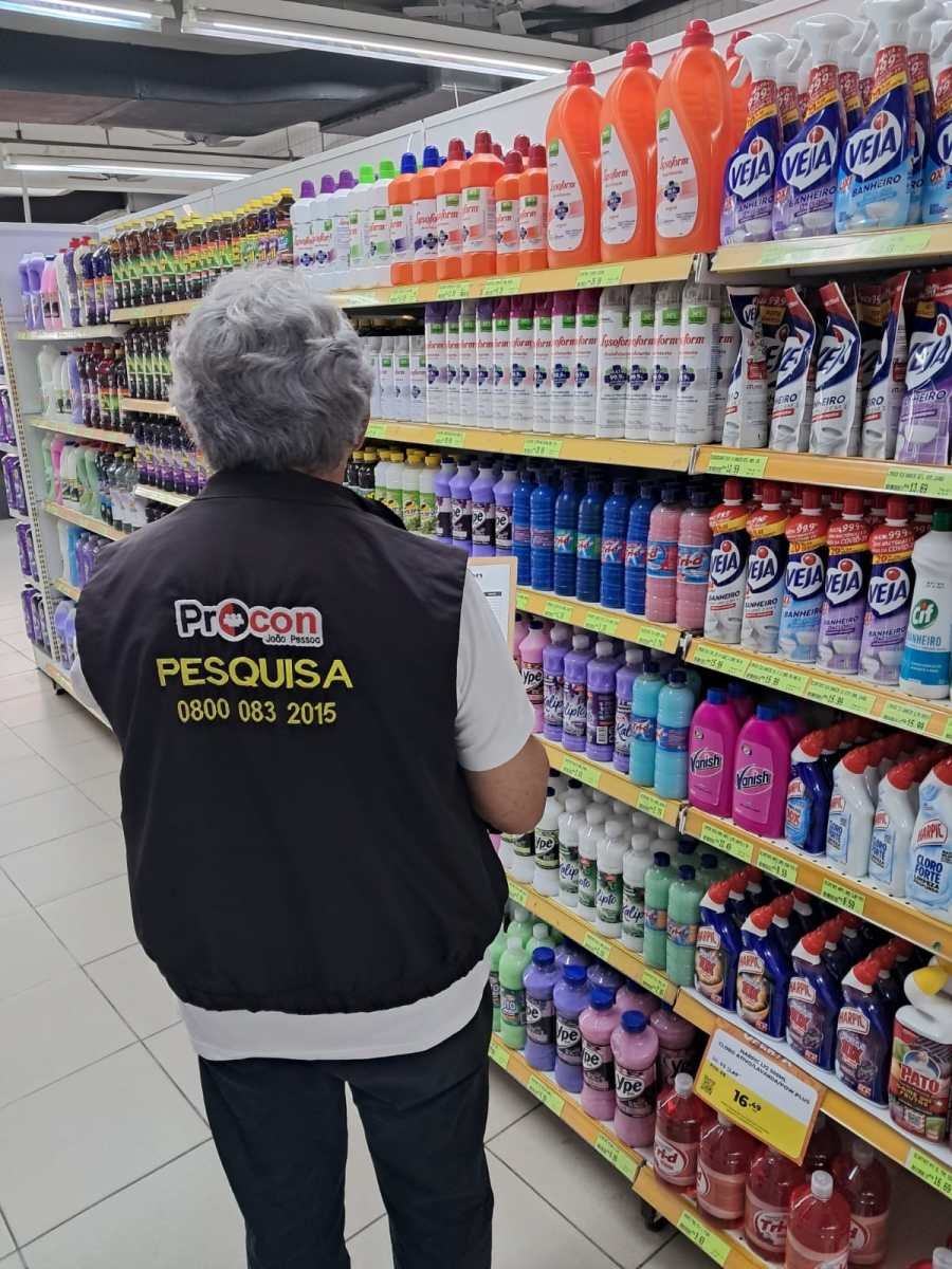 Pesquisa para produtos de limpeza encontra diferença de mais de R$ 20 no preço do sabão líquido