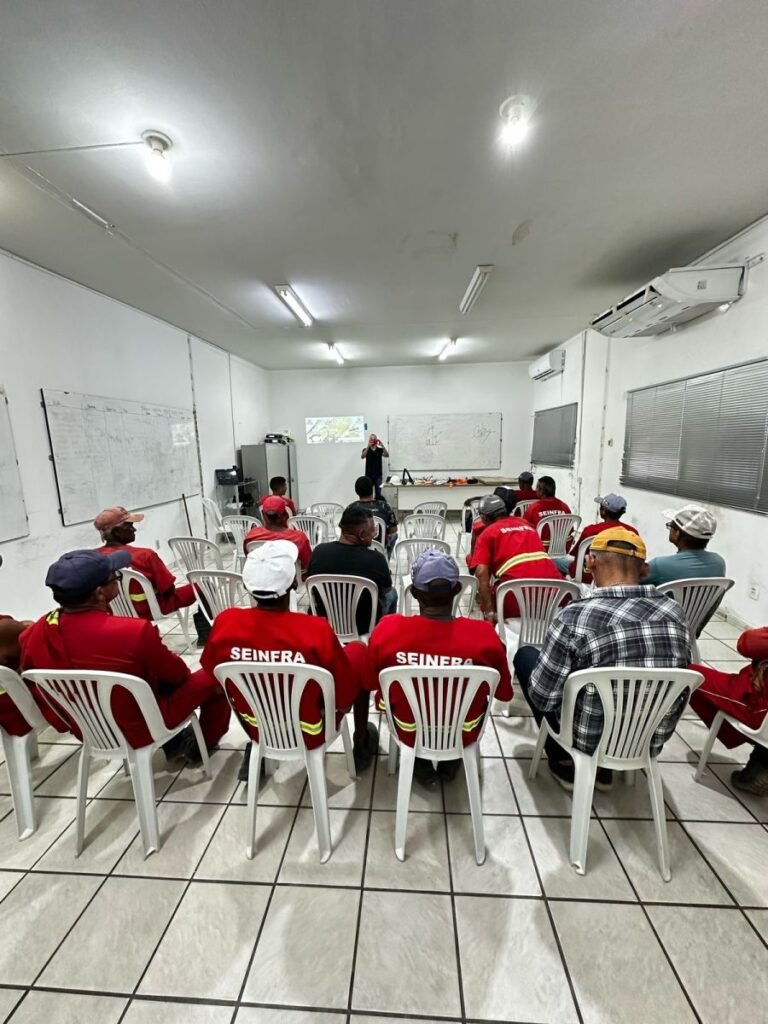 Profissionais da Seinfra participam de curso sobre o uso correto de EPI´s