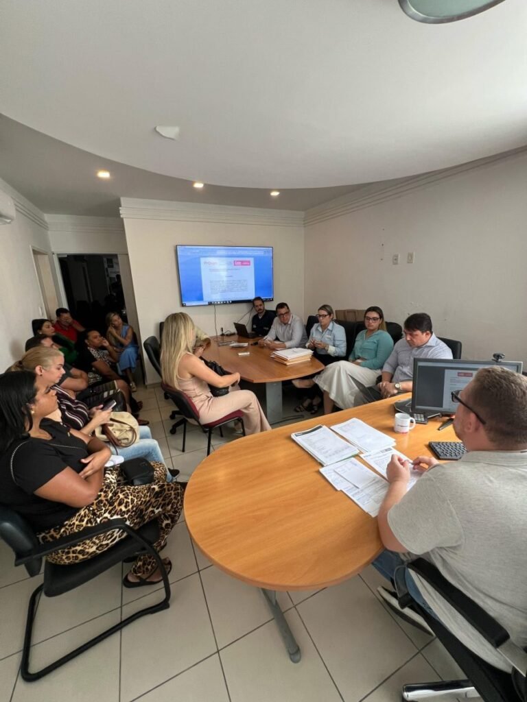 Reunião com plano de saúde e pais de pacientes com TEA define prazos para adequações em clínica médica