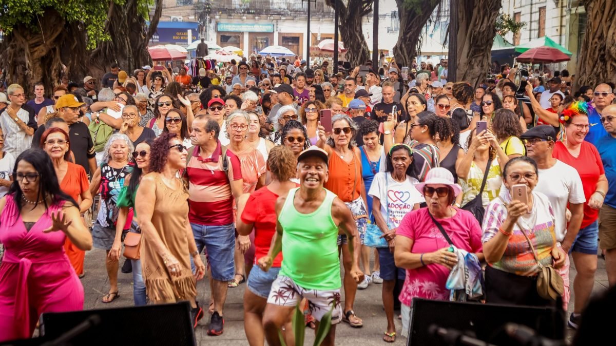 Sabadinho Bom será com grupo Buliçoso em ritmo de homenagem às mulheres