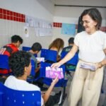 Secretaria das Mulheres realiza palestra para estudantes da Escola Municipal Chico Xavier