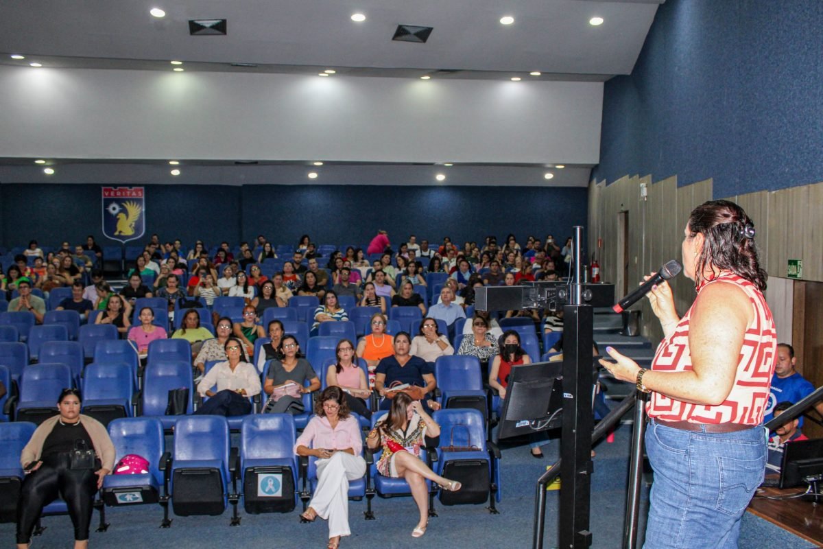 Secretaria de Saúde capacita profissionais da Atenção Primária sobre tuberculose