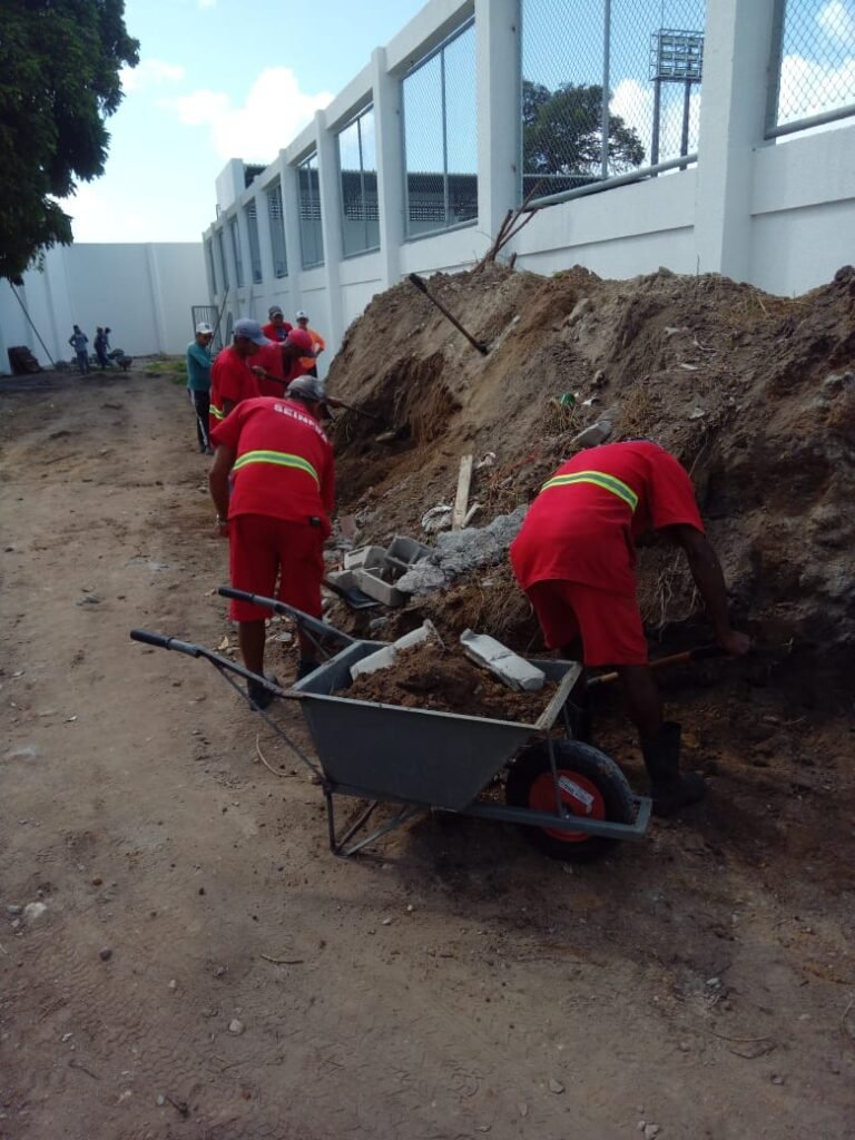 Seinfra realiza ações de manutenção em 40 bairros da Capital