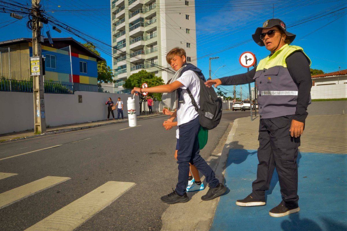 Semob segue com ações educativas para garantir segurança viária próximo às escolas