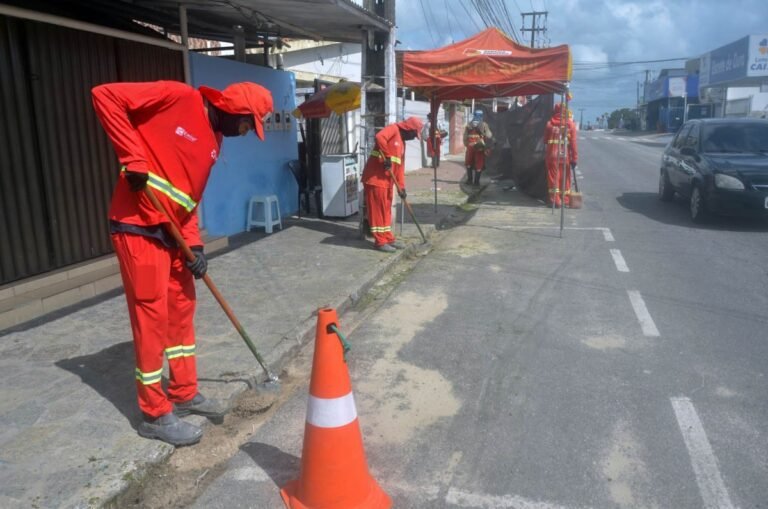 Serviços de zeladoria da Emlur atendem demandas de 12 bairros