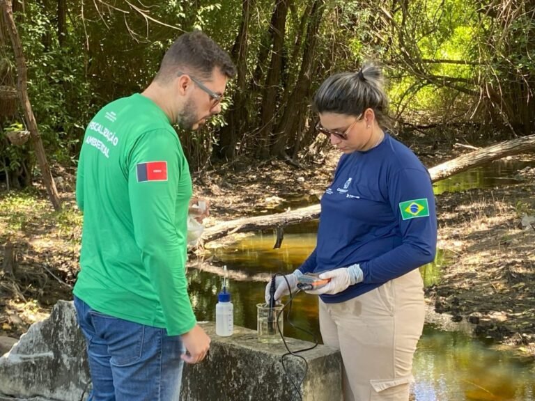 Técnicos da Prefeitura de João Pessoa e Cabedelo fazem vistoria na área de maceió do Bessa