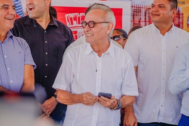 Cícero Lucena autoriza obras em mais 14 ruas e Mangabeira se aproxima de ficar 100% pavimentado