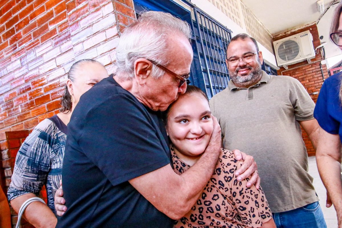 Cícero Lucena destaca projeto pioneiro do INSS para acelerar perícias do BPC a crianças neurodivergentes