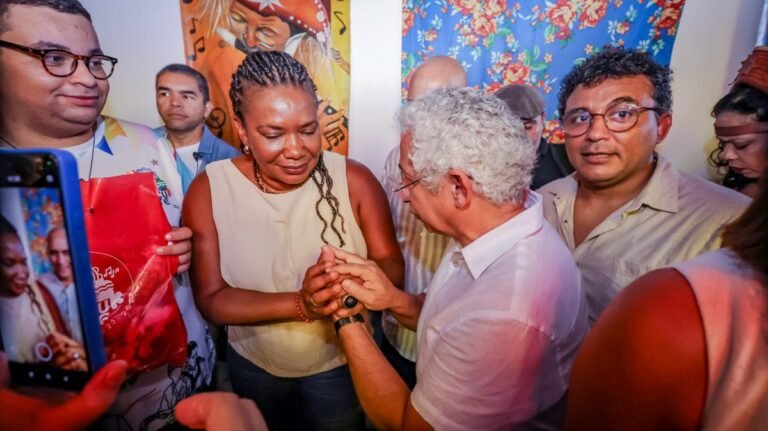 Diretor executivo da Funjope recebe ministra Margareth Menezes durante Encontro Nacional de Gestores de Cultura