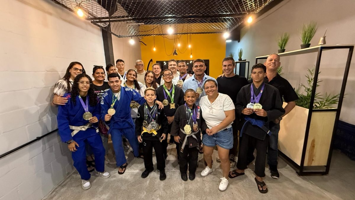 Fundação Campeões do Amanhã conquista 16 medalhas em campeonato internacional de jiu-jitsu