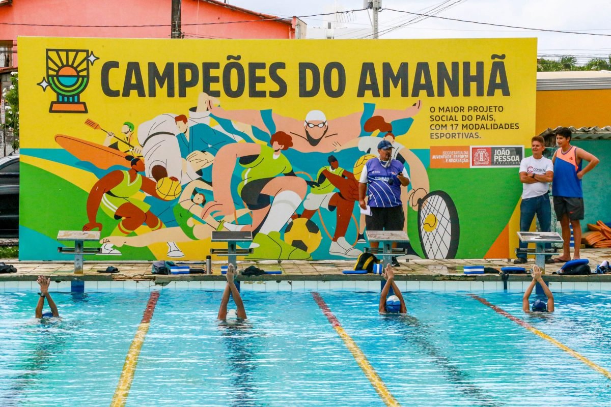 Fundação Campeões do Amanhã inicia aulas de natação e inscrições continuam abertas