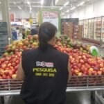 Pesquisa para preços de hortifrútis registra variação de 333% no abacaxi; diferença no alho chega a R$ 17,99