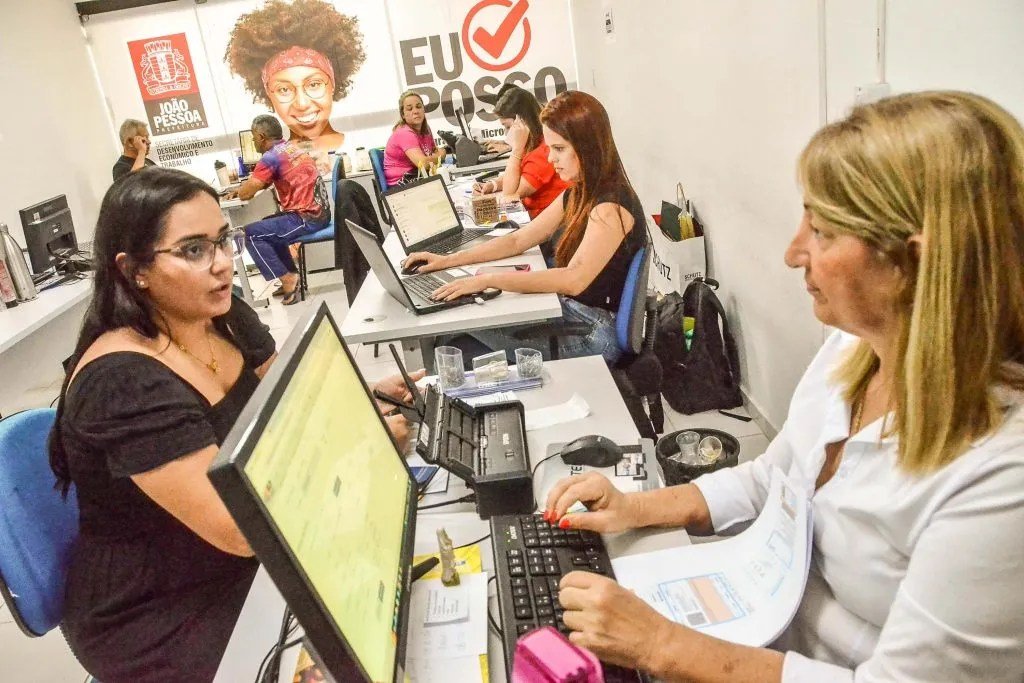 Prefeitura assina 81 novos contratos do programa ‘Eu Posso’, totalizando R$ 700 mil em linhas de crédito