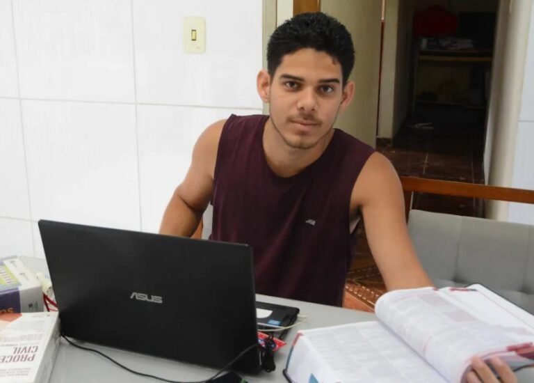 Prefeitura de João Pessoa publica edital do programa Apoio Universitário e inscrições começam dia 30