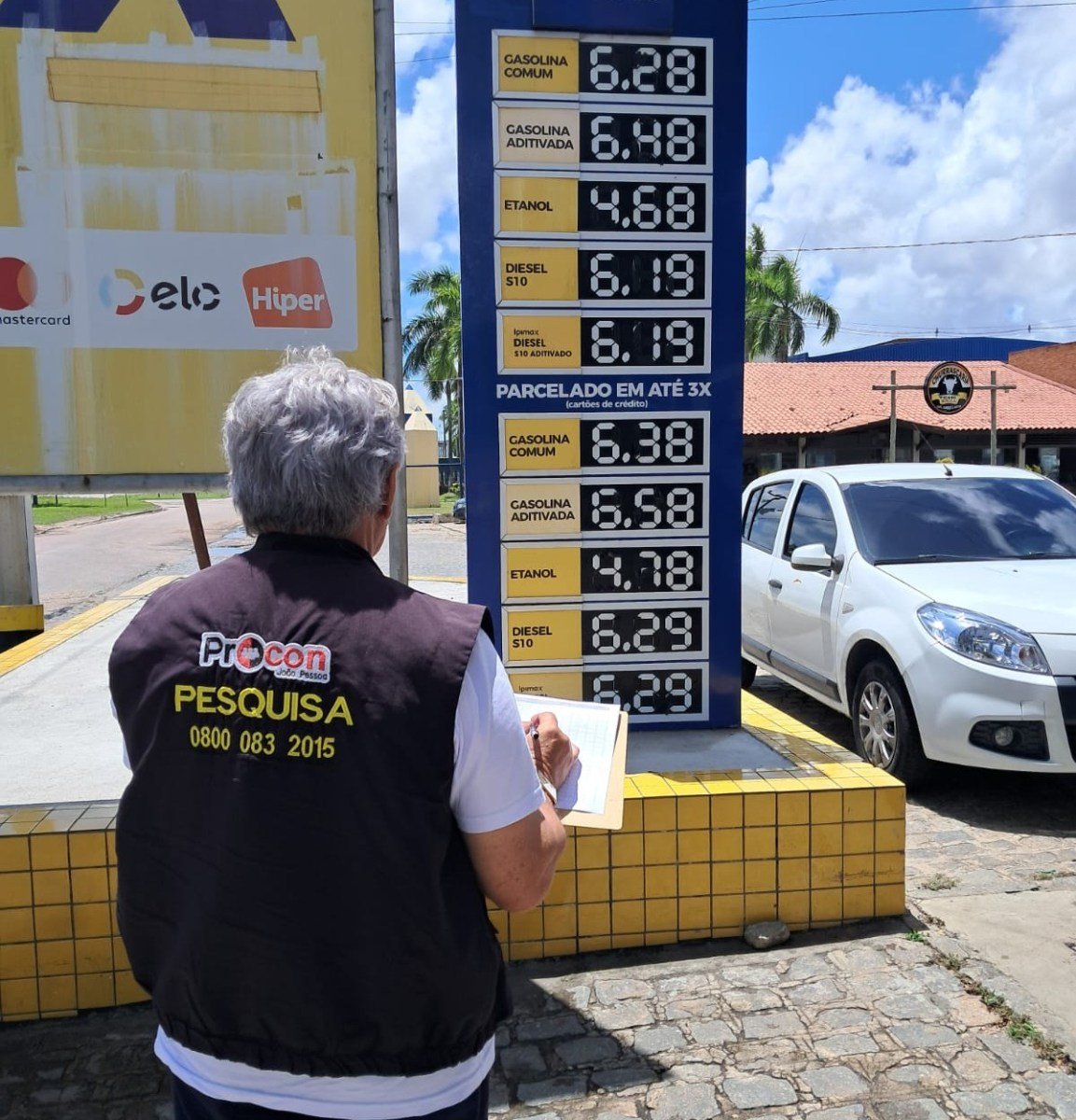 Procon-JP registra diferença de R$ 0,35 no preço do litro da gasolina comum em João Pessoa