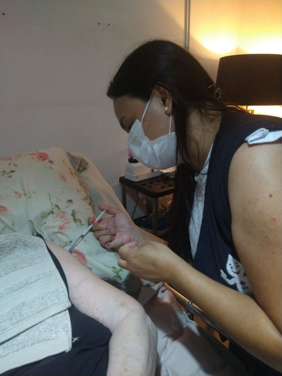 Responsáveis por pessoas acamadas podem agendar vacina pelo aplicativo ‘João Pessoa na Palma da Mão’