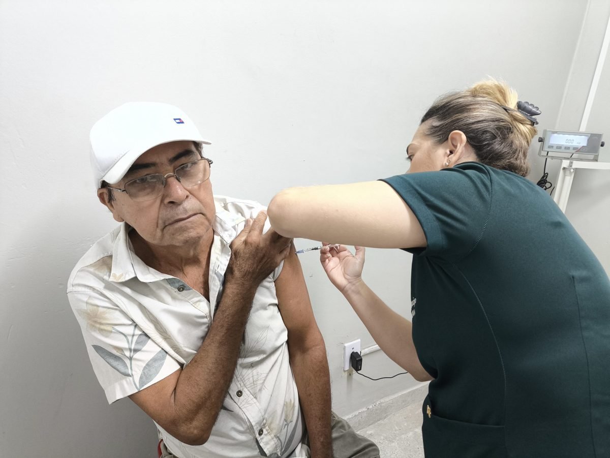 USFs, policlínicas, Centro de Imunização e pontos móveis participam do ‘Dia D’ de vacinação