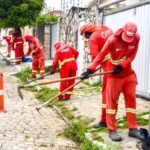 Agentes da Emlur realizam serviços de roço e capinação em 10 bairros