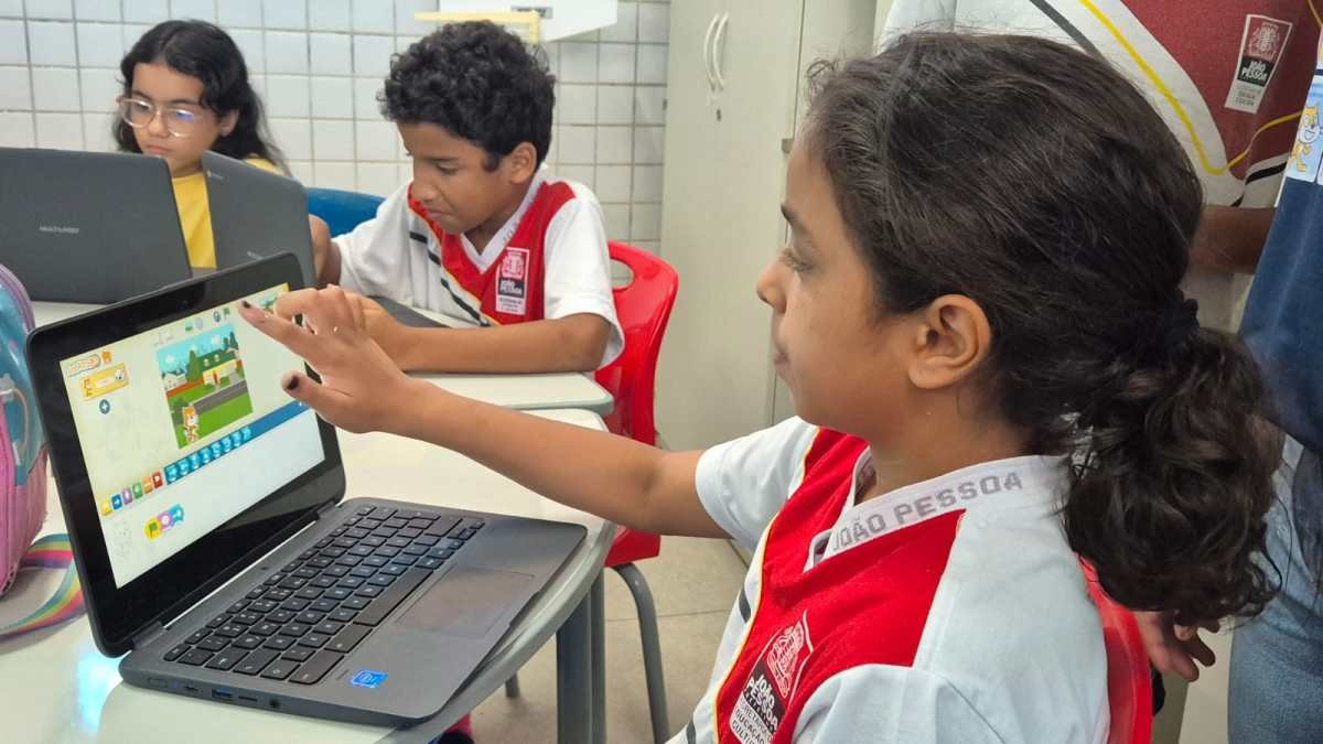 Alunos da Rede Municipal usam criatividade e participam de mais uma edição do Scratch Day