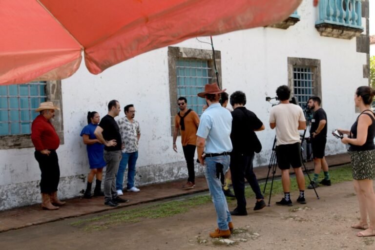 Atores do grupo teatral da Emlur atuam no filme ‘Mistério no Seridó’, que estreia nesta terça-feira