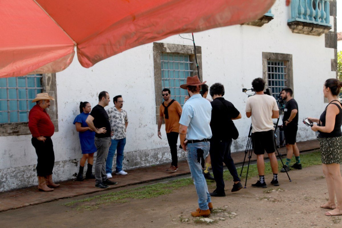 Atores do grupo teatral da Emlur atuam no filme ‘Mistério no Seridó’, que estreia nesta terça-feira