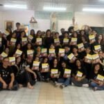 Atriz Mayana Neiva visita ensaio do grupo de teatro Kairós e projeta parceria