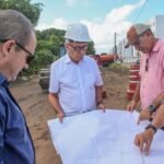 Cícero Lucena inspeciona binário em Água Fria que vai beneficiar bairros da Zona Sul com nova ligação viária