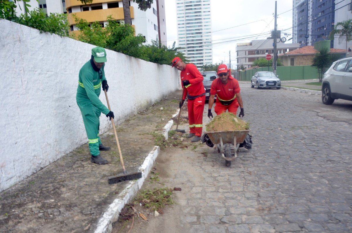 Emlur executa serviços de limpeza e conservação em 14 bairros de João Pessoa