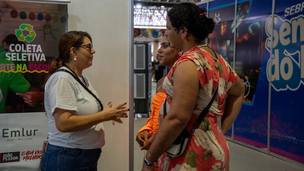 Emlur inscreve condomínios e empresas na coleta seletiva durante Feirão da Empregabilidade e Empreendedorismo