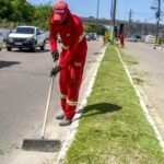 Emlur realiza serviços de limpeza em 12 bairros nesta segunda-feira