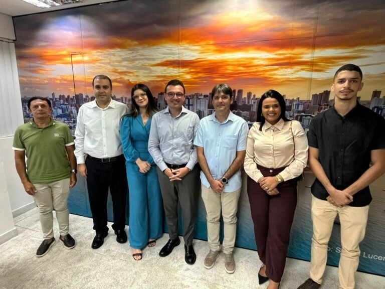 Equipe da Controladoria Geral de João Pessoa recebe a controladora de Patos para troca de experiências