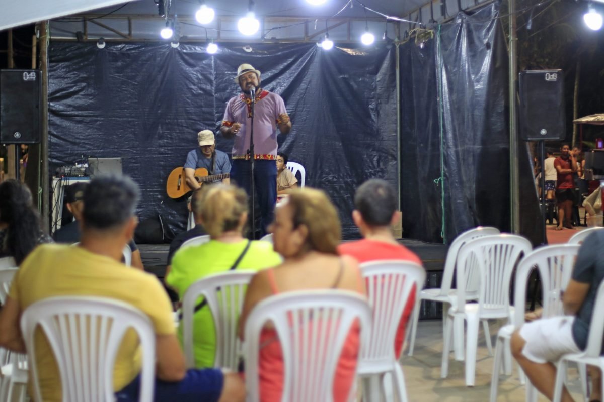 Evento reúne cordelistas, repentistas, atrações musicais e encanta turistas no Busto de Tamandaré
