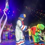 Funjope leva crianças autistas para tarde de diversão no Patati Patatá Circo Show