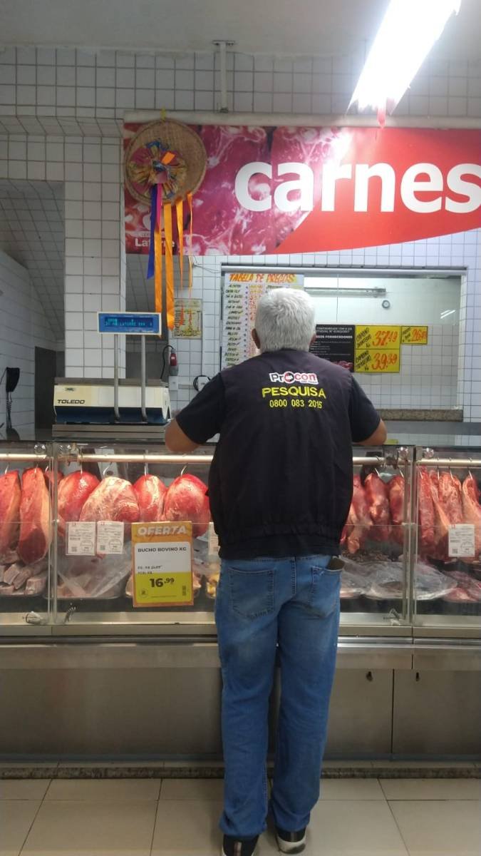 Pesquisa em supermercados e feiras livres para preços de carnes registra diferença de R$ 44,99 no filé bovino