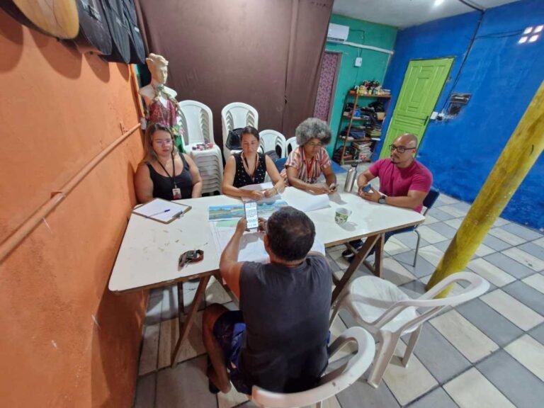 Plantão social da Prefeitura esclarece dúvidas e recebe sugestões dos moradores do Porto do Capim