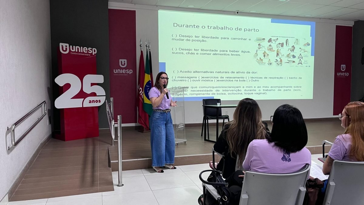 Prefeitura capacita profissionais da Atenção Primária para estratificação de risco e elaboração do plano de parto