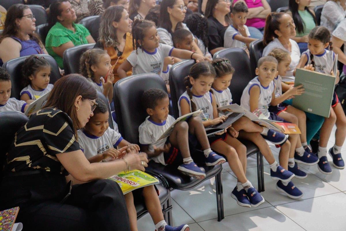 Prefeitura de João Pessoa reúne professoras para encontro de formação sobre importância da leitura